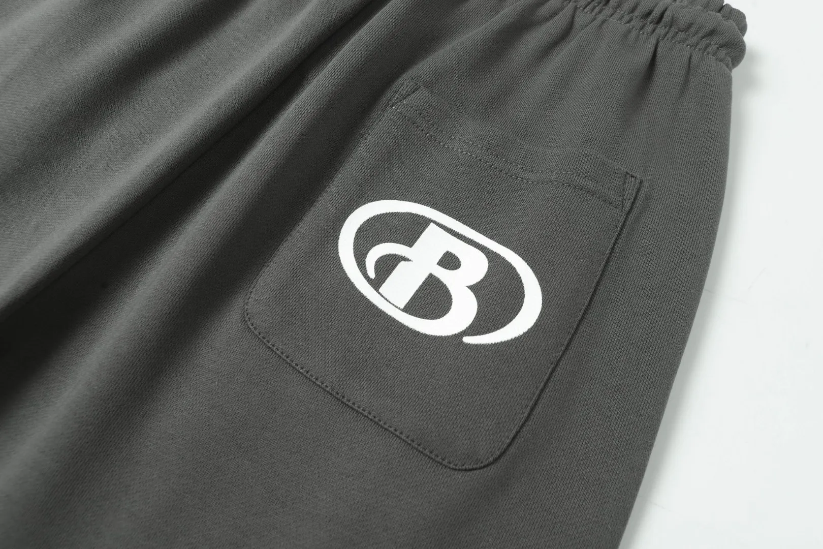Quality balenciaga adidas • 400 • • • • 2 · · balenciaga • adidas LG balenciaga • • ：628# Sizes：XS.S.M.L ：Black，Dark Gray